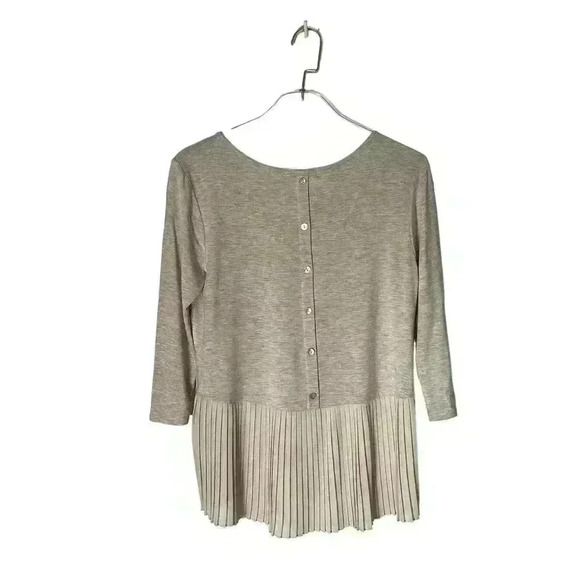 🌼 Anthropologie Pebble & Stone Pleated Hem Button-Back Top (Size Small) - Picture 2 of 4